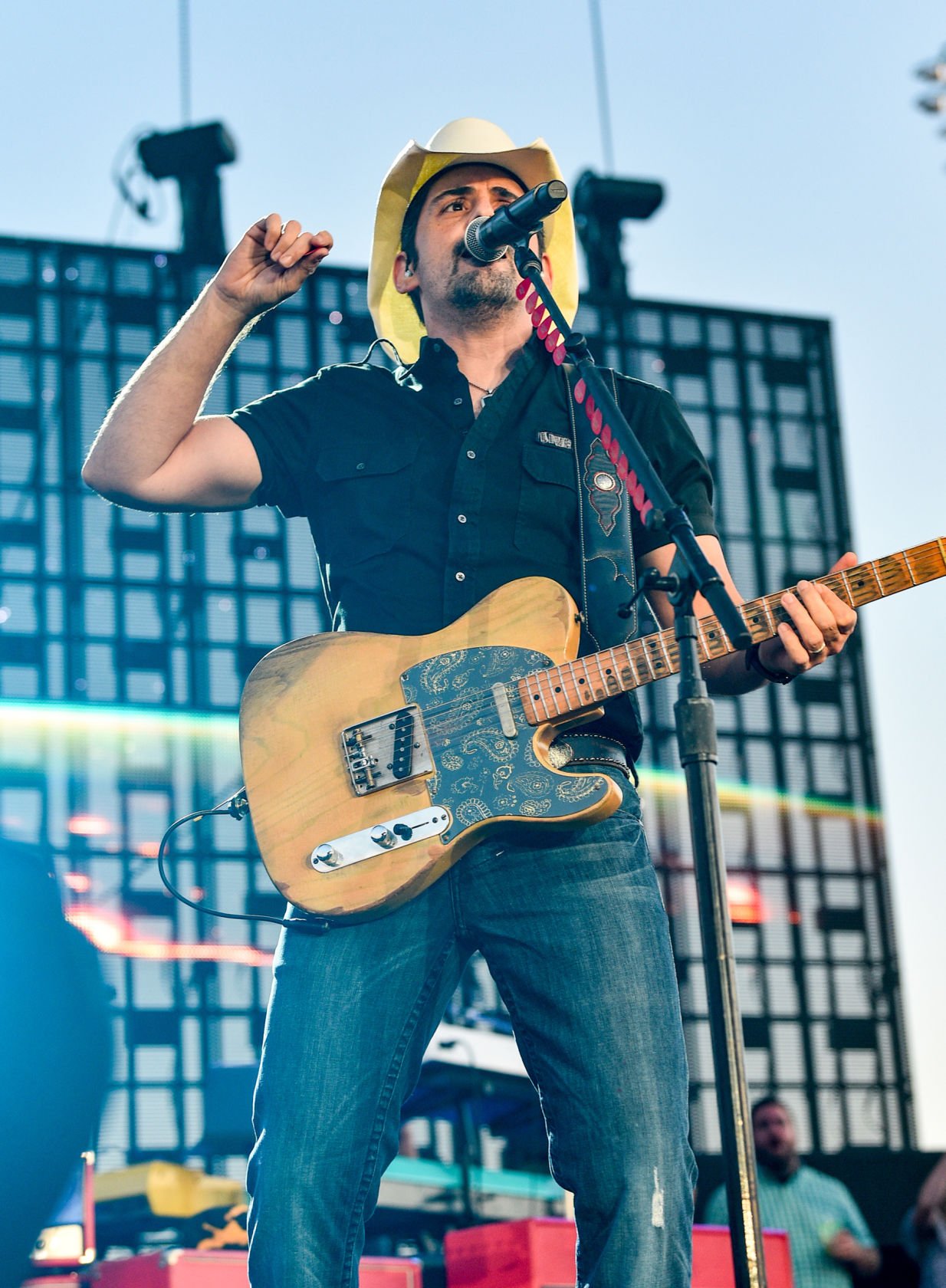 080519-mda-nws-bradpaisley-002a.jpg